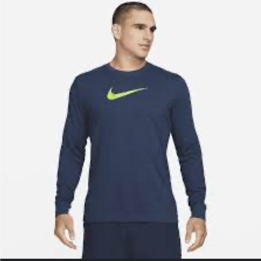 NWOT Men’s Nike Long Sleeve Dri-Fit T- Sz Medium